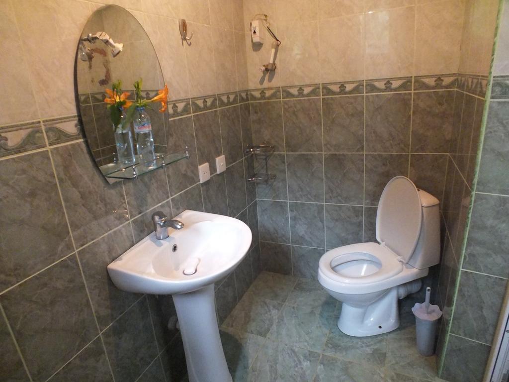 Guest House Lazuri Sarpi Exterior photo