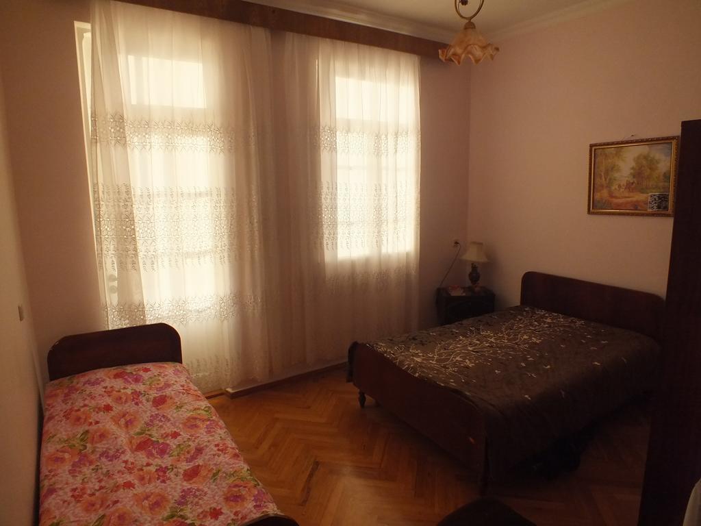Guest House Lazuri Sarpi Exterior photo